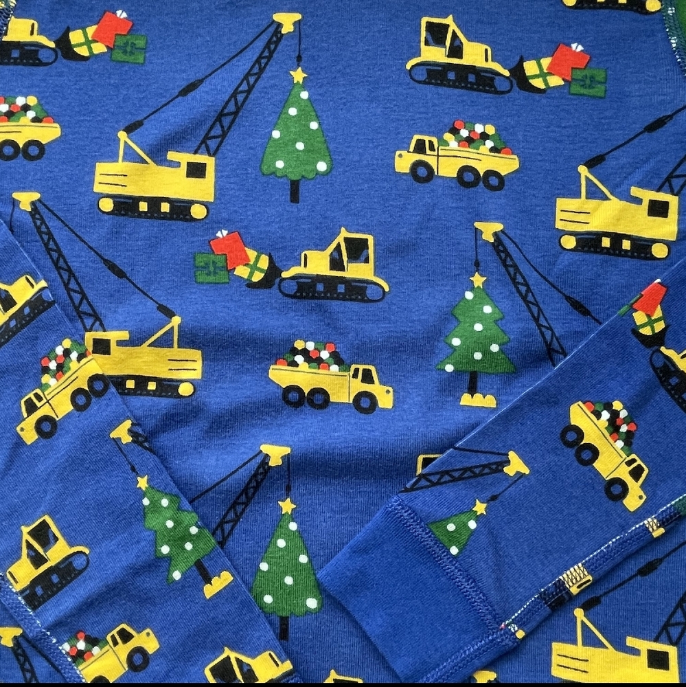 Hanna Anderson - Christmas trucks - Pajama top - Size 14-16 - Picture 9 of 9
